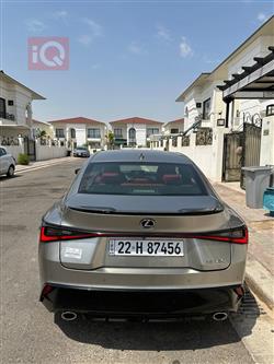 Lexus IS